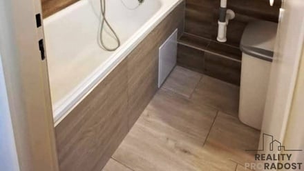 Pronájem bytu 1+kk 38 m², Velká nad Veličkou