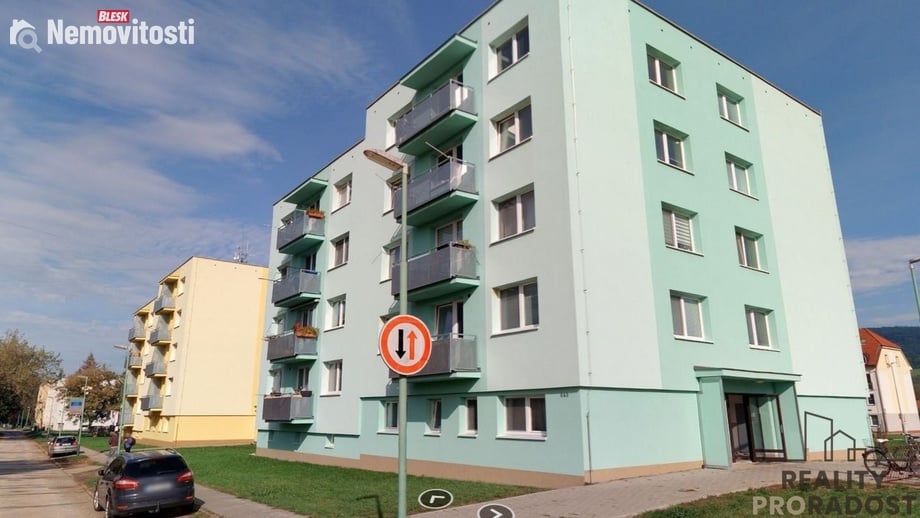 Pronájem bytu 1+kk 38 m², Velká nad Veličkou