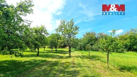 Prodej stavebního pozemku 1 139 m², Velká nad Veličkou