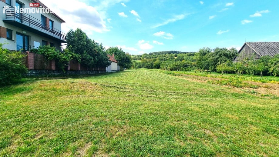 Prodej stavebního pozemku 1 139 m², Velká nad Veličkou