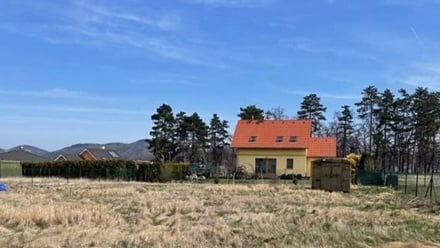 Prodej stavebního pozemku 1 003 m², Bavoryně