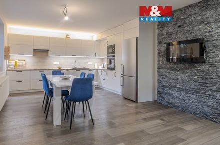 Prodej rodinného domu 240 m², Rusava