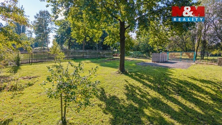 Prodej stavebního pozemku 1 022 m², Zásmuky