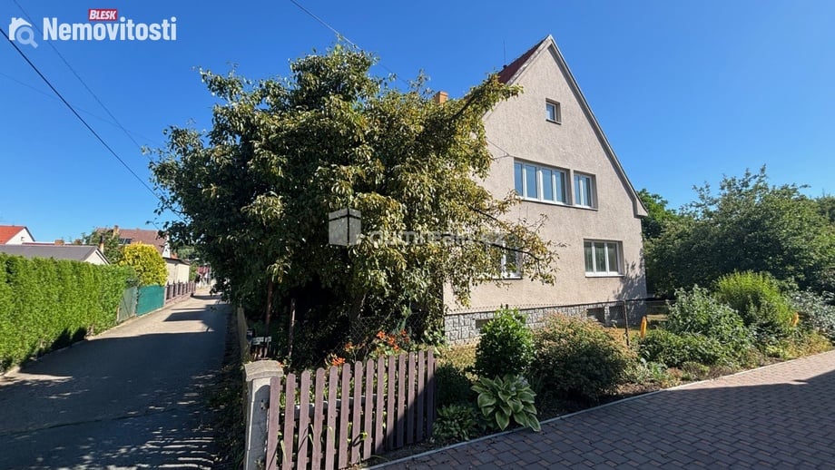 Prodej rodinného domu 200 m², Dolní Kralovice