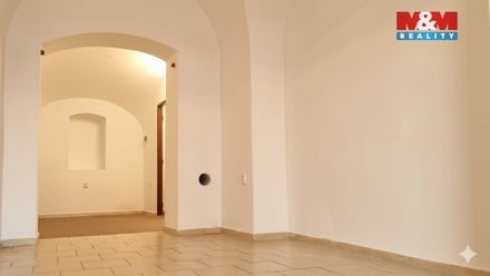Pronájem obchodního prostoru 26 m², Přelouč