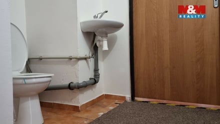 Pronájem obchodního prostoru 26 m², Přelouč