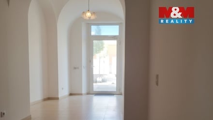 Pronájem obchodního prostoru 26 m², Přelouč