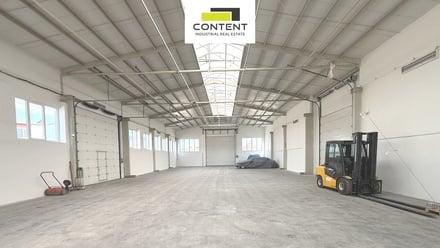 Pronájem skladu 643 m², Městec Králové