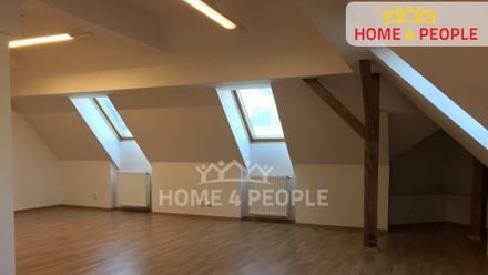 Pronájem kanceláře 140 m², Praha 5