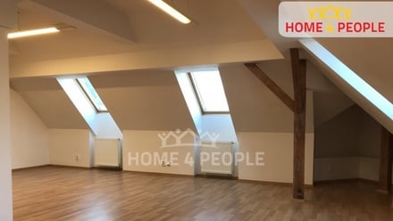 Pronájem kanceláře 140 m², Praha 5