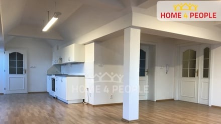 Pronájem kanceláře 140 m², Praha 5