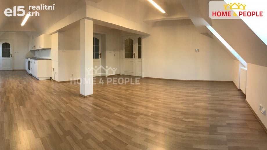 Pronájem kanceláře 140 m², Praha 5