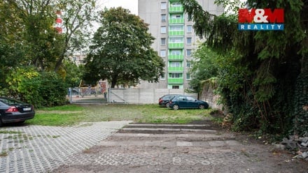 Pronájem garážového stání 400 m², Pardubice I