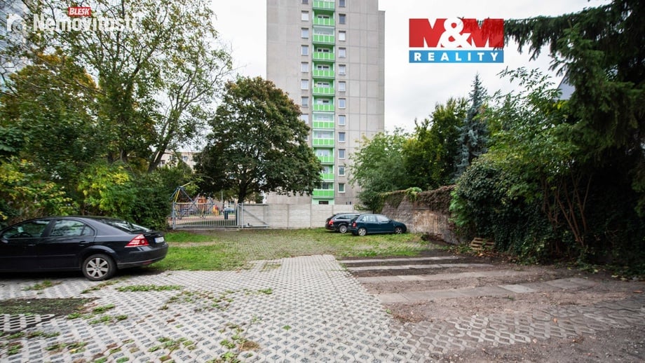 Pronájem garážového stání 400 m², Pardubice I