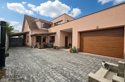 Prodej rodinného domu 208 m², Čebín