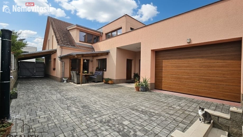 Prodej rodinného domu 208 m², Čebín