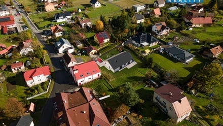 Prodej stavebního pozemku 970 m², Lhotka