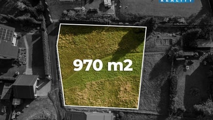 Prodej stavebního pozemku 970 m², Lhotka