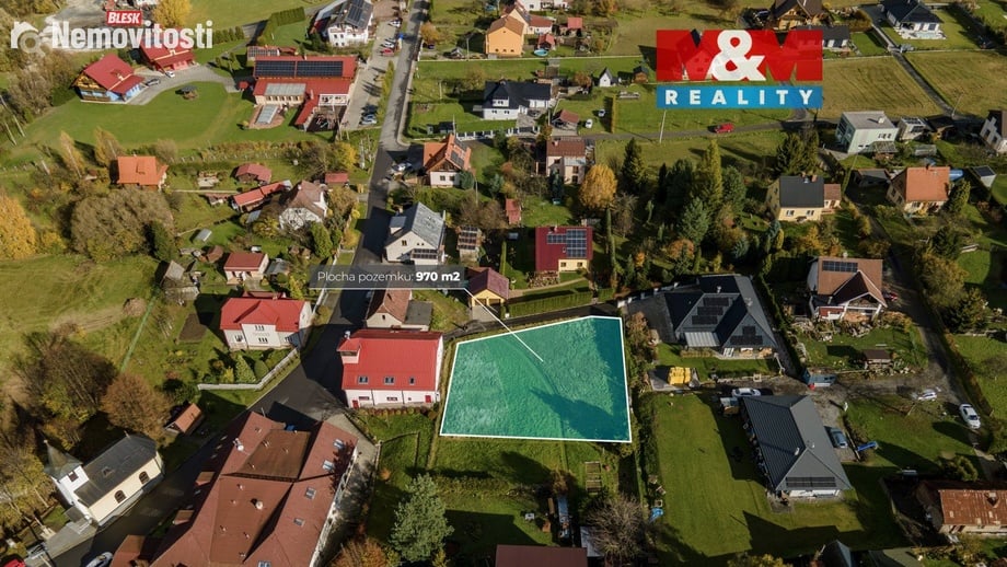 Prodej stavebního pozemku 970 m², Lhotka
