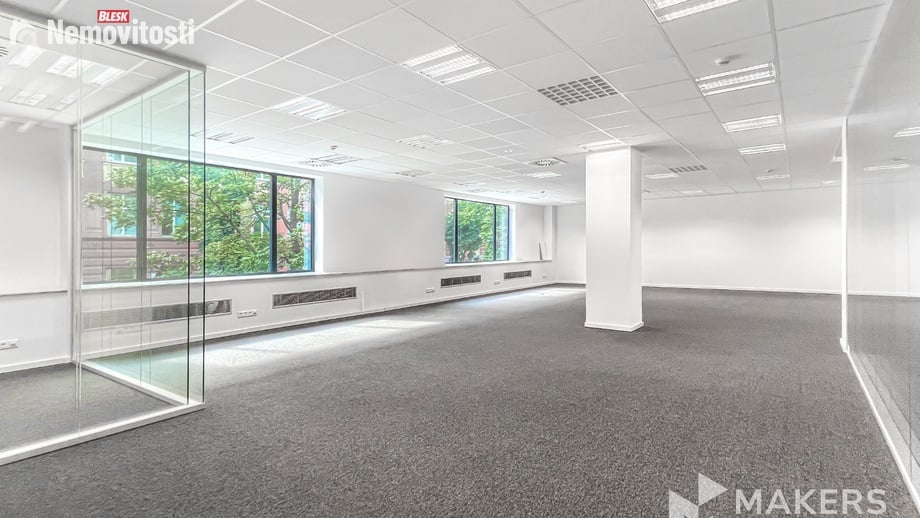 Pronájem kanceláře 252 m², Praha - Karlín