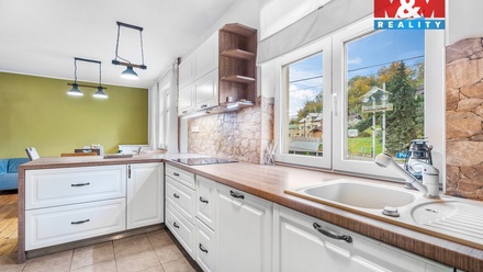 Prodej rodinného domu 190 m², Povrly