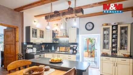 Prodej rodinného domu 550 m², Netolice