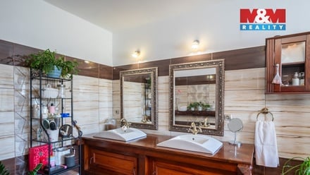 Prodej rodinného domu 550 m², Netolice