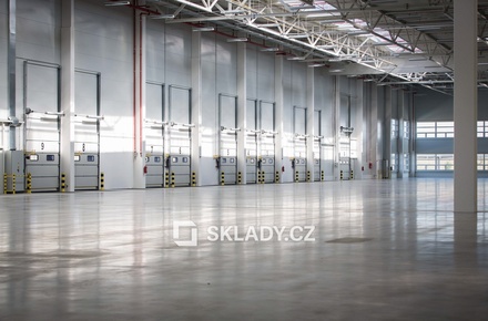 Pronájem skladu 11 000 m², Planá nad Lužnicí