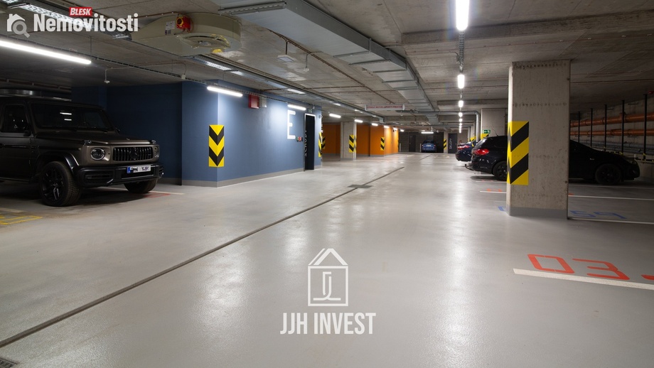 Pronájem garážového stání 15 m², Praha - Smíchov