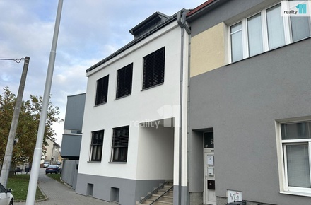 Pronájem bytu 2+1 55 m², Holešov