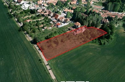 Prodej stavebního pozemku 5 122 m², Velatice