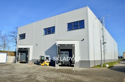 Pronájem skladu 1 500 m², Rousínov