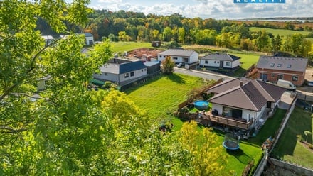 Prodej stavebního pozemku 1 294 m², Žižice