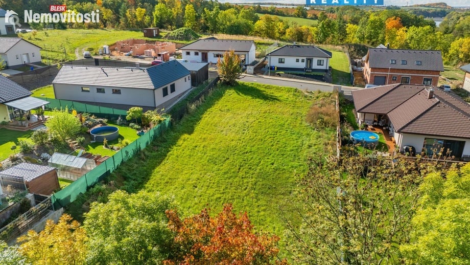 Prodej stavebního pozemku 1 294 m², Žižice