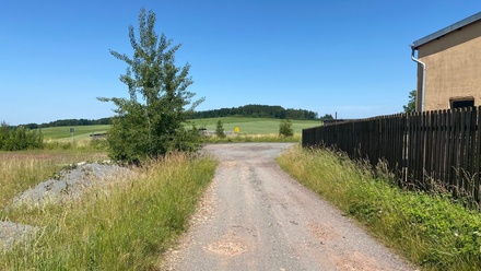 Prodej komerčního pozemku 57 493 m², Těně