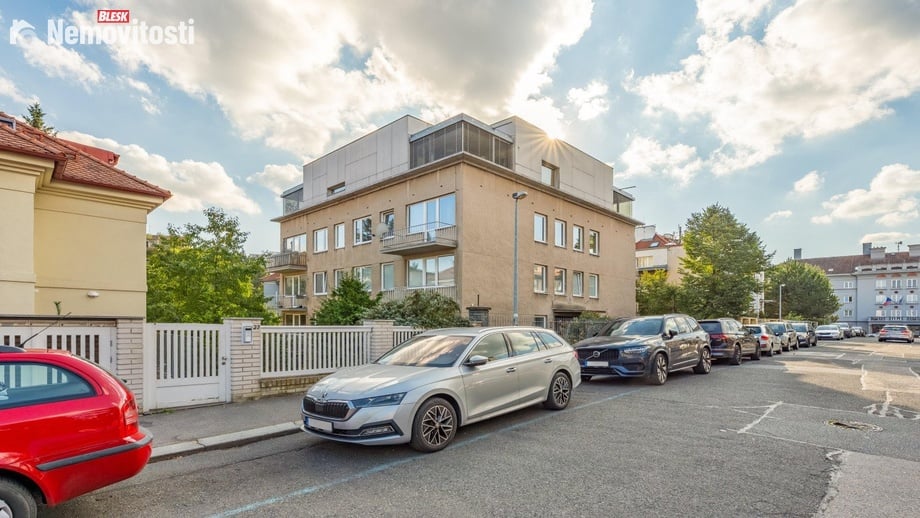 Pronájem bytu 2+kk 49 m², Praha 5