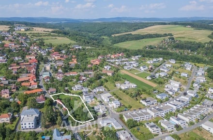Prodej stavebního pozemku 2 666 m², Zlín - Příluky