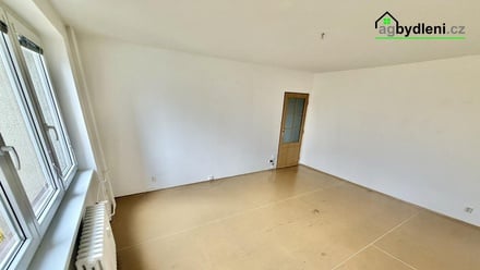 Pronájem bytu 1+1 41 m², Skvrňany