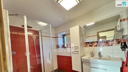 Pronájem rodinného domu 170 m², Buš