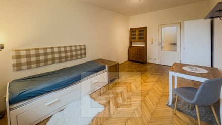 Pronájem bytu 1+kk 28 m², Praha - Vršovice