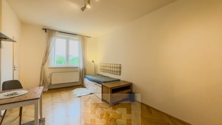 Pronájem bytu 1+kk 28 m², Praha - Vršovice