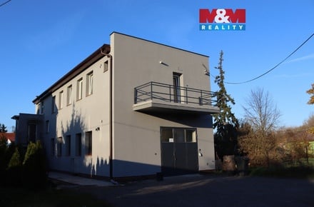 Prodej komerční nemovitosti 300 m², Libiš
