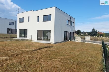 Prodej rodinného domu 353 m², Kladno
