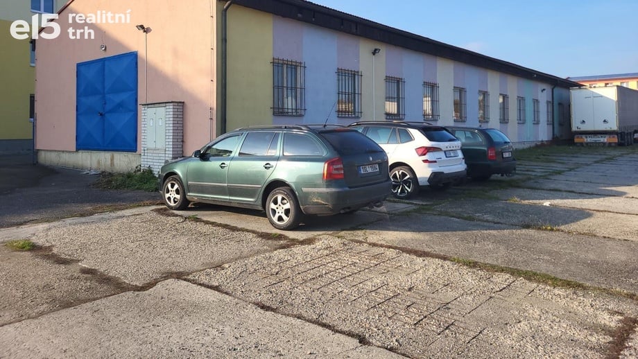 Pronájem skladu 500 m², Kročehlavy