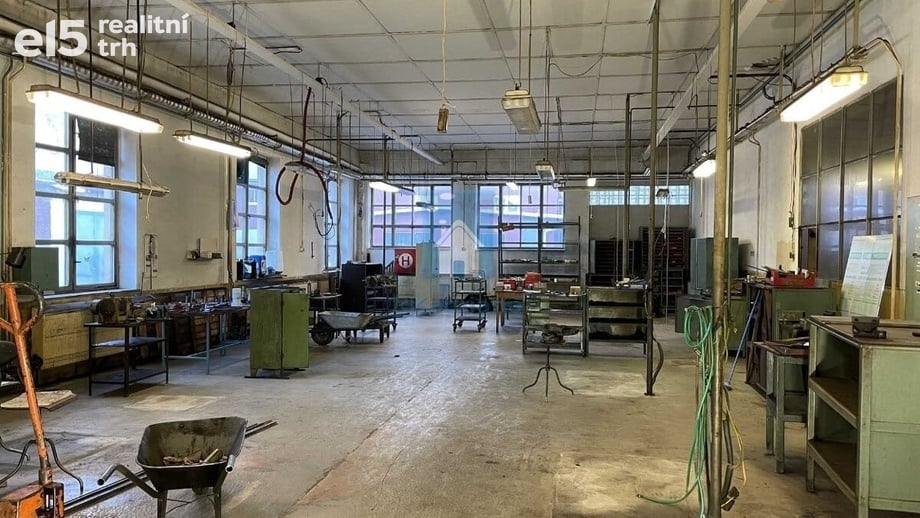 Prodej výrobního prostoru 1 098 m², Klatovy