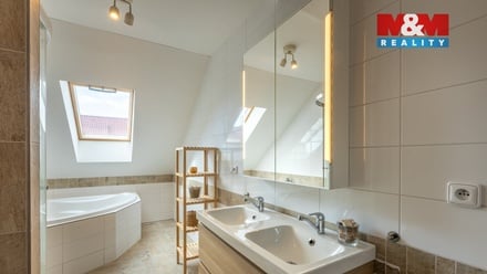 Prodej rodinného domu 155 m², Obora