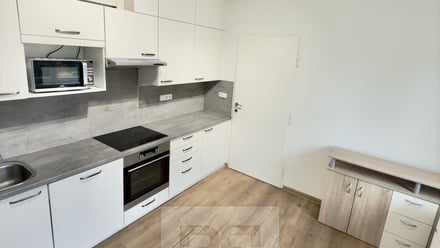 Pronájem bytu 3+1 120 m², Praha - Hlubočepy