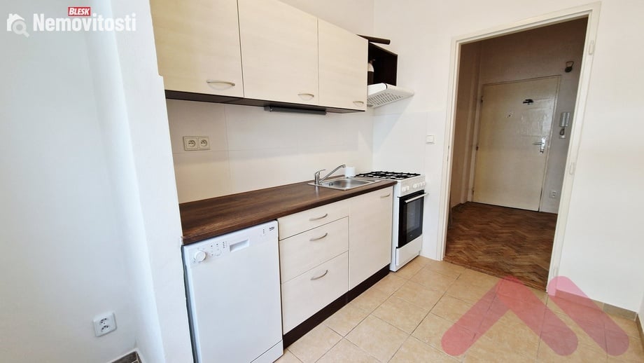 Pronájem bytu 1+1 37 m², Praha 3