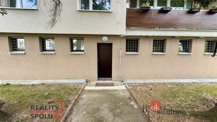 Pronájem kanceláře 45 m², Praha 15