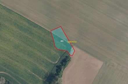 Prodej pole 2 020 m², Stránka